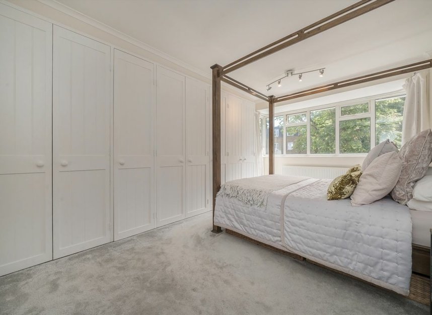 Properties let in Eaton Rise - W5 2ER view7