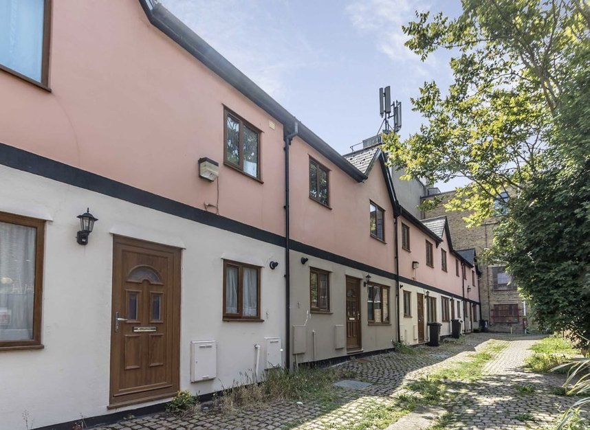 Properties let in Ebury Mews - SE27 9EP view1