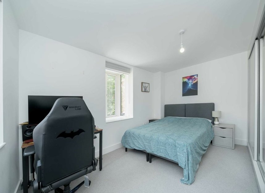 Properties to let in Edgewood Mews - N3 3EZ view4