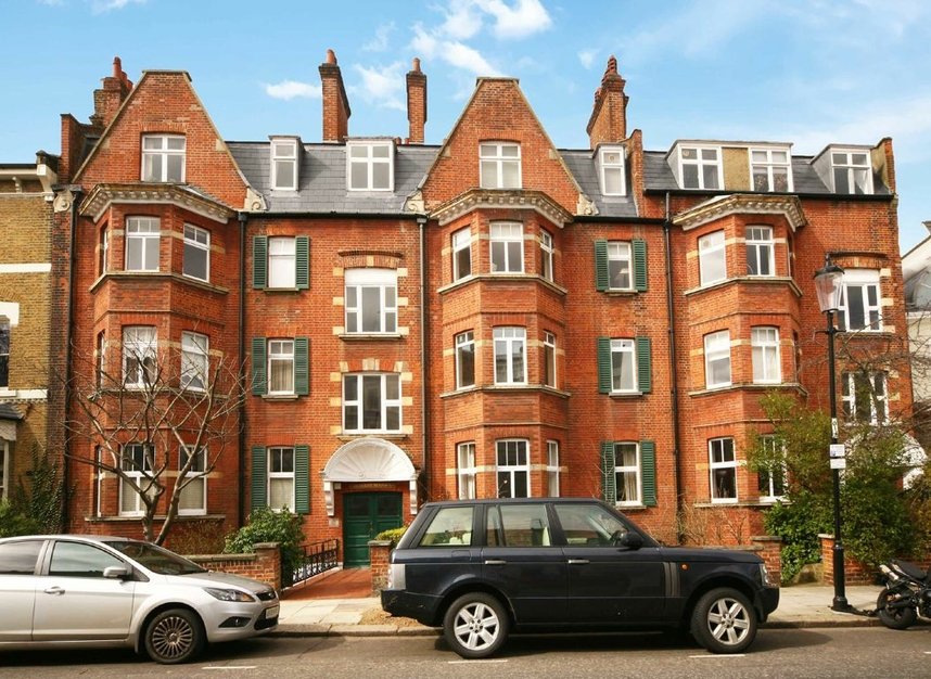 Properties let in Elgin Crescent - W11 2JN view1