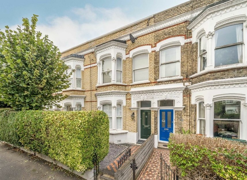Properties let in Elm Park - SW2 2TY view1