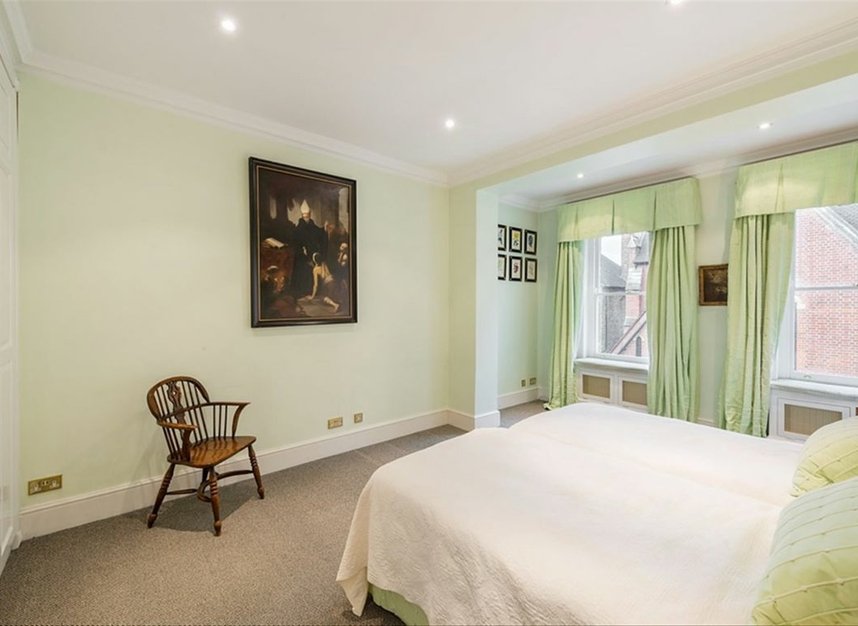 Properties to let in Elm Park Road - SW3 6BB view10