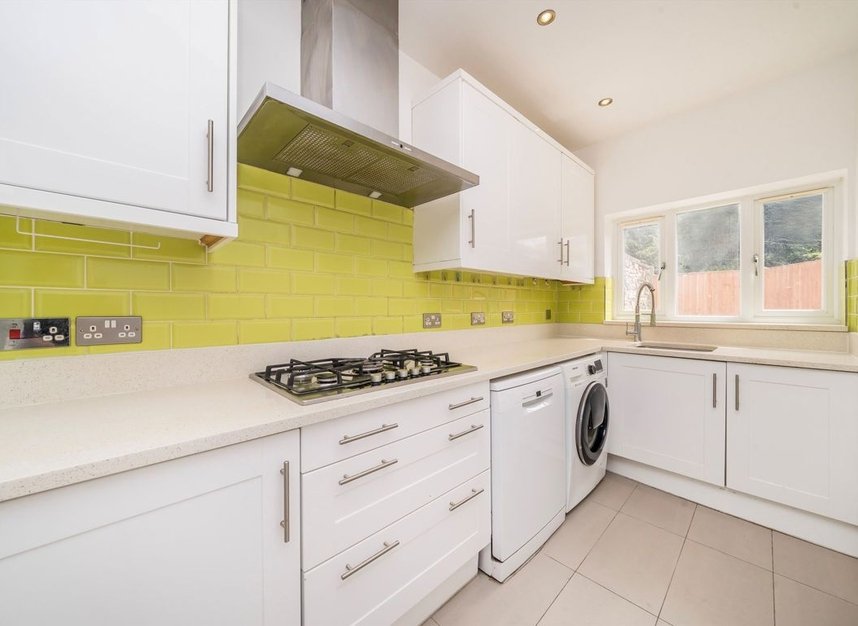 Properties let in Elm Road - KT2 6HP view3