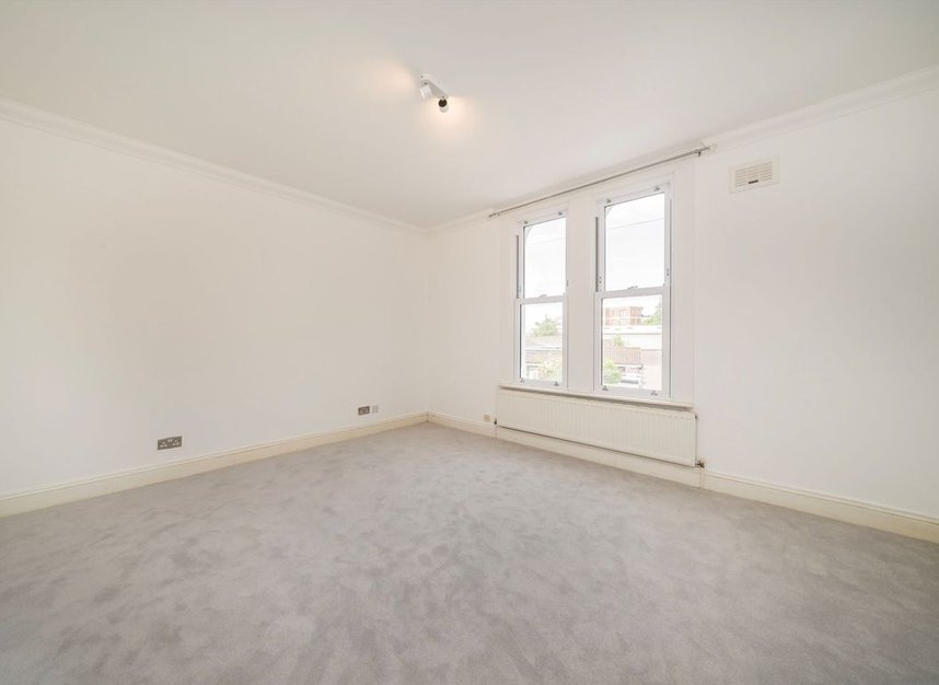 Properties let in Elm Road - KT2 6HP view4