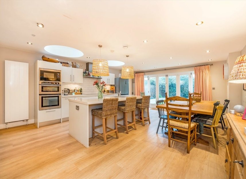 Properties to let in Elms Crescent - SW4 8QT view5