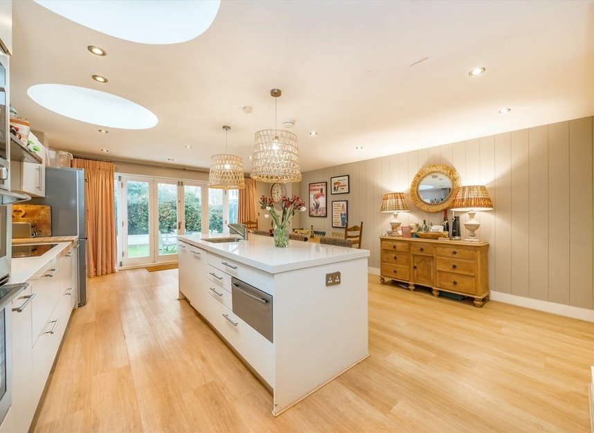 Properties to let in Elms Crescent - SW4 8QT view4