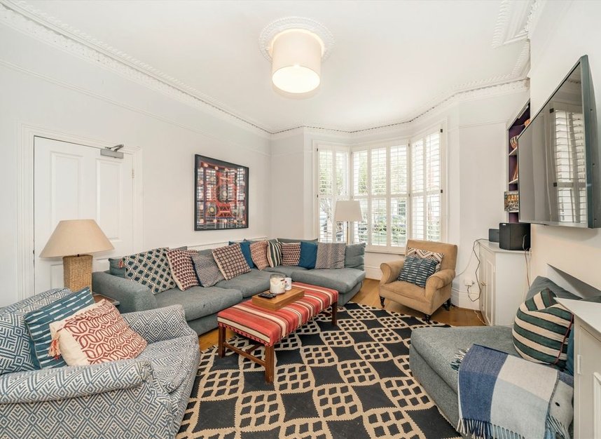 Properties to let in Elms Crescent - SW4 8QT view2