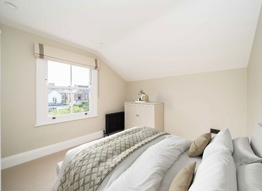 Properties to let in Elms Crescent - SW4 8QF view12