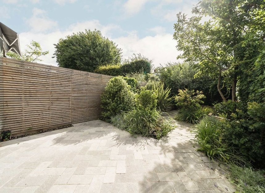 Properties to let in Elms Crescent - SW4 8QF view4