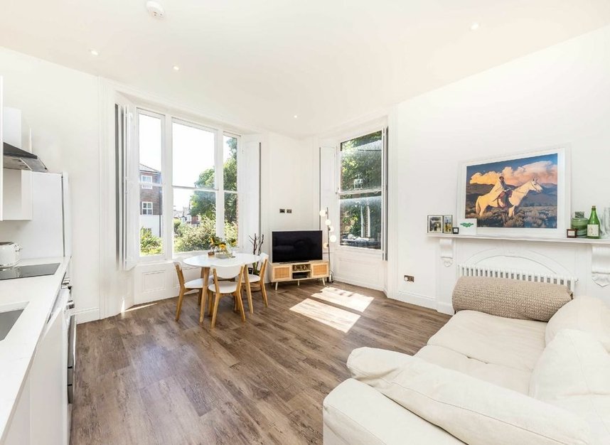 Properties let in Elms Road - SW4 9ET view2