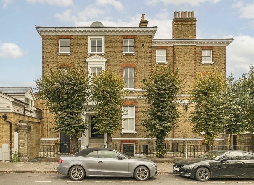 Properties let in Elms Road - SW4 9ET view1