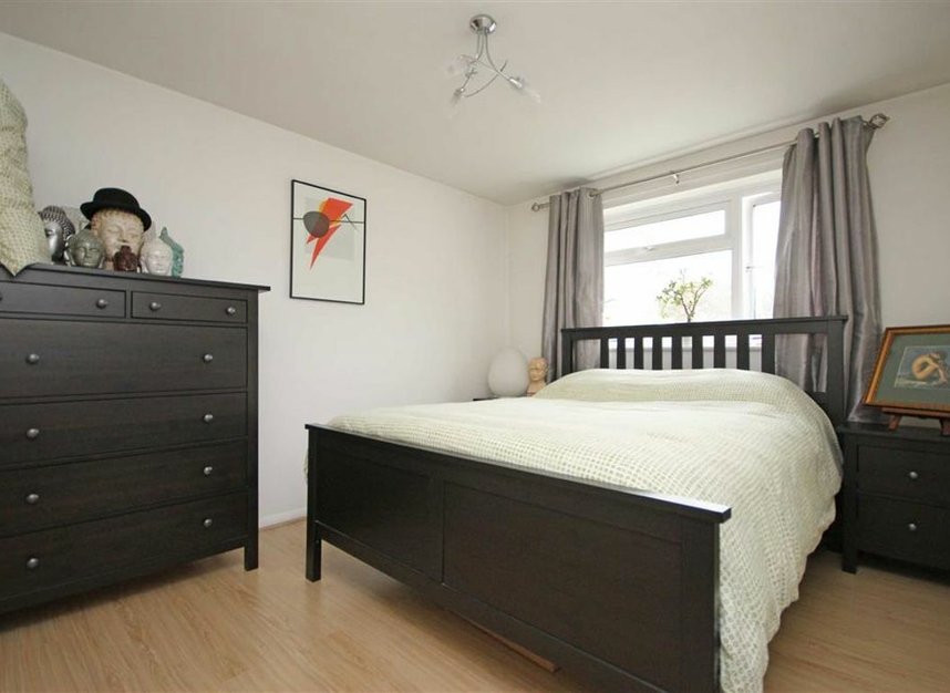 Properties let in Elton Close - KT1 4EE view3