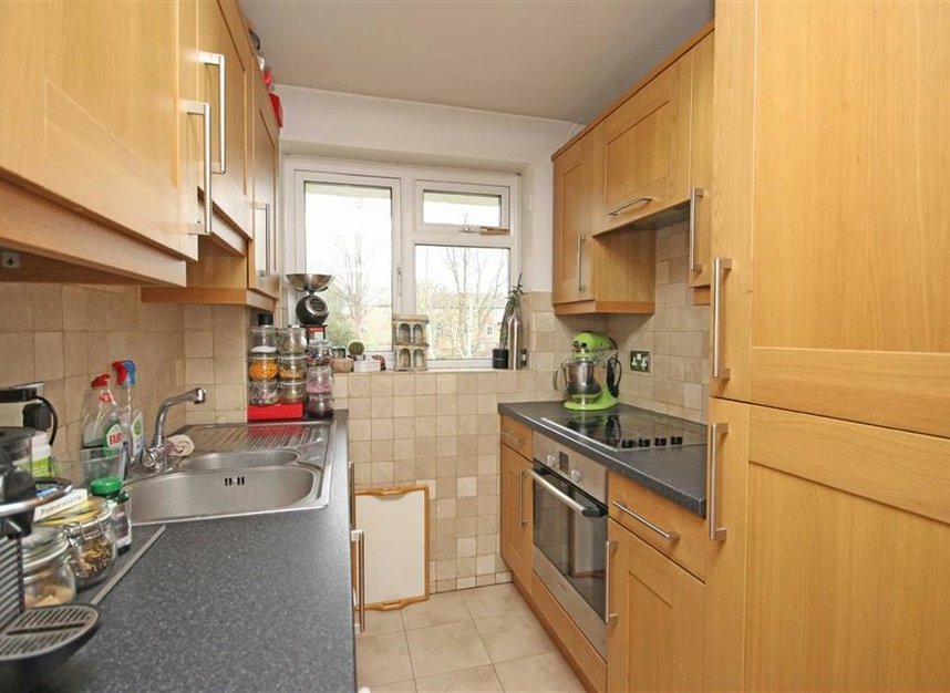 Properties let in Elton Close - KT1 4EE view4