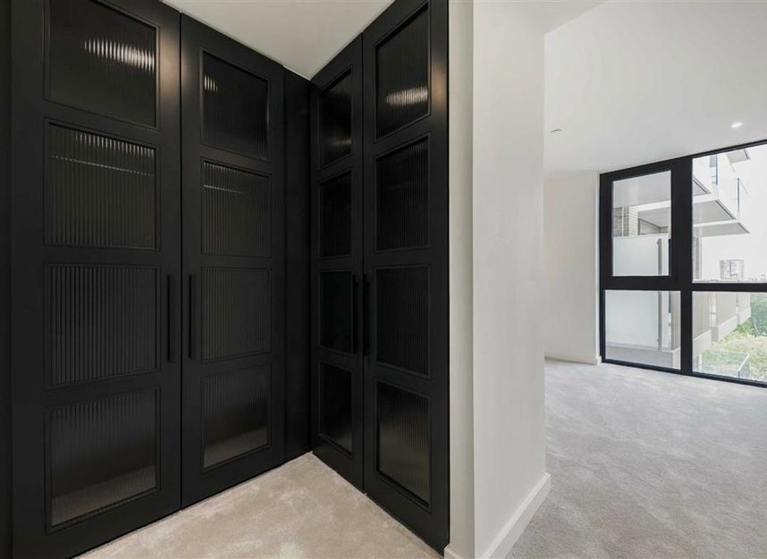 Properties let in Emery Way - E1W 2AR view6