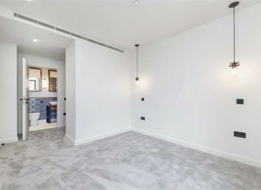 Properties let in Emery Way - E1W 2AR view5