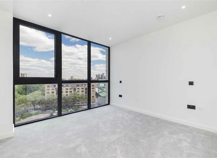 Properties let in Emery Way - E1W 2AR view4