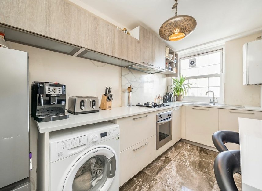 Properties let in Emlyn Gardens - W12 9UJ view3