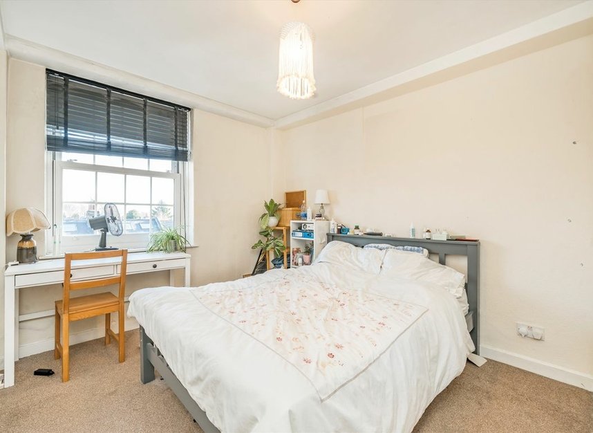 Properties let in Emlyn Gardens - W12 9UJ view4