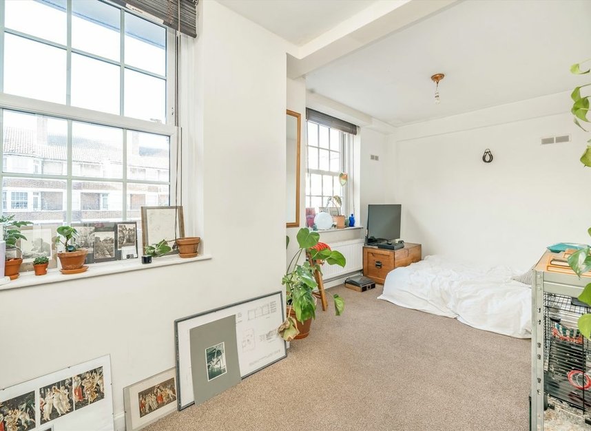 Properties let in Emlyn Gardens - W12 9UJ view6