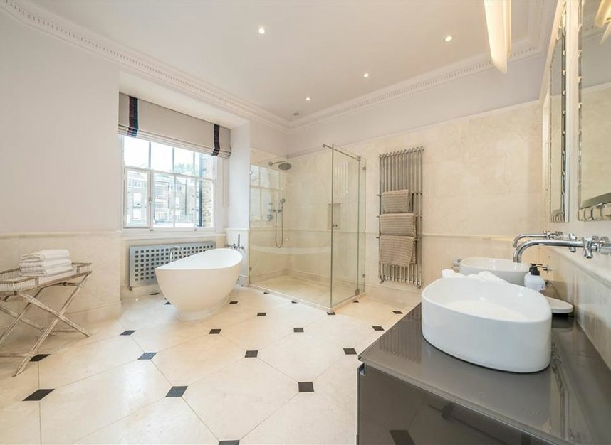 Properties to let in Ennismore Gardens - SW7 1NH view13