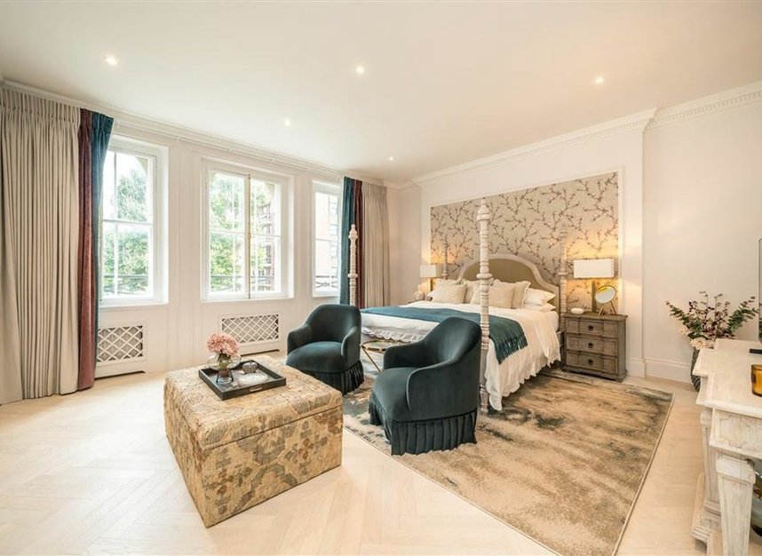 Properties to let in Ennismore Gardens - SW7 1NH view4