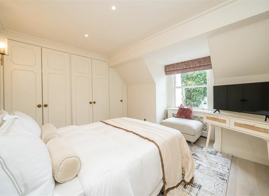 Properties to let in Ennismore Gardens - SW7 1NH view7