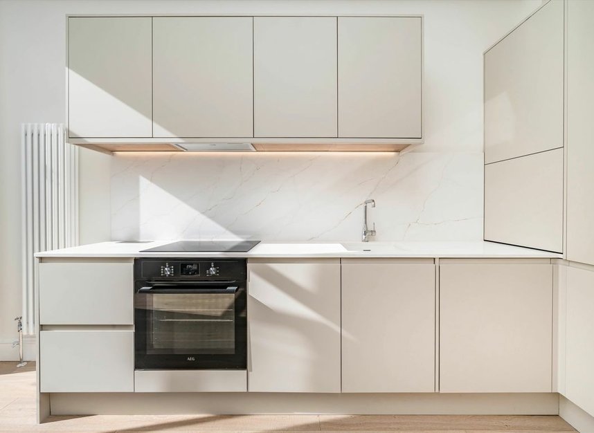 Properties to let in Fairholme Road - W14 9JX view4