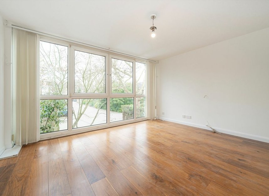 Properties let in Fairlawns - TW1 2JY view5