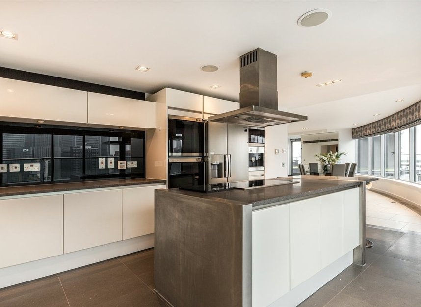 Properties let in Fairmont Avenue - E14 9PB view3