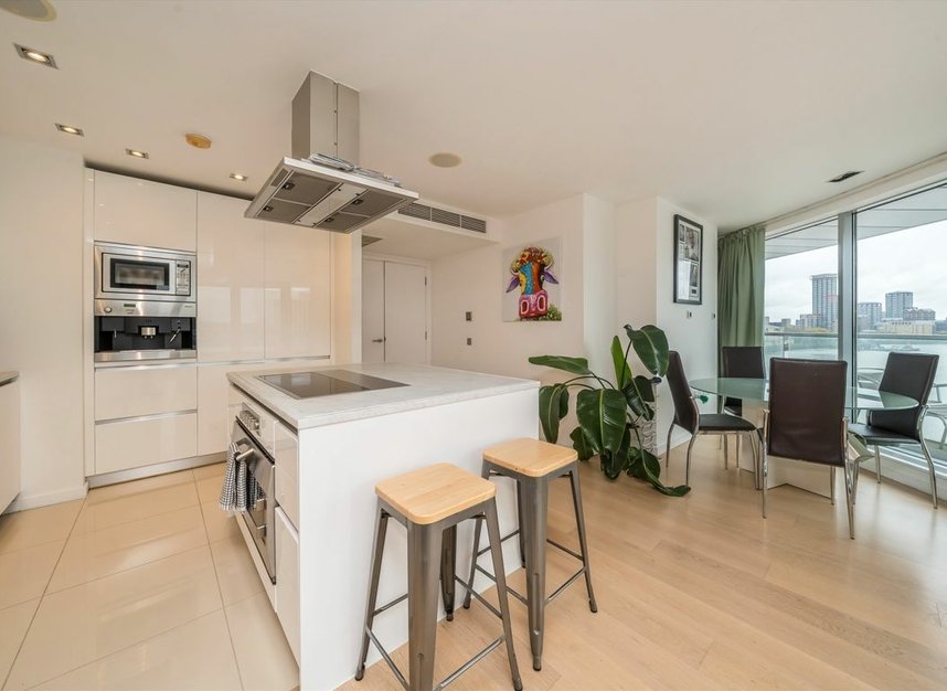 Properties let in Fairmont Avenue - E14 9PX view4