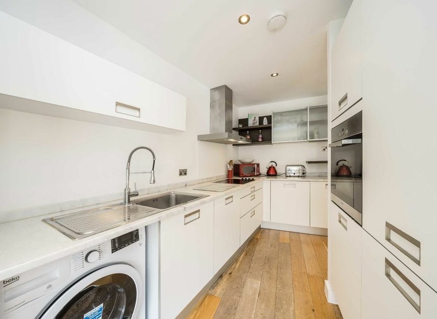 Properties to let in Featherstone Street - EC1Y 8RT view7