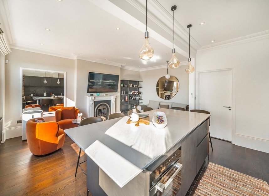 Properties to let in Fellows Road - NW3 3JJ view3