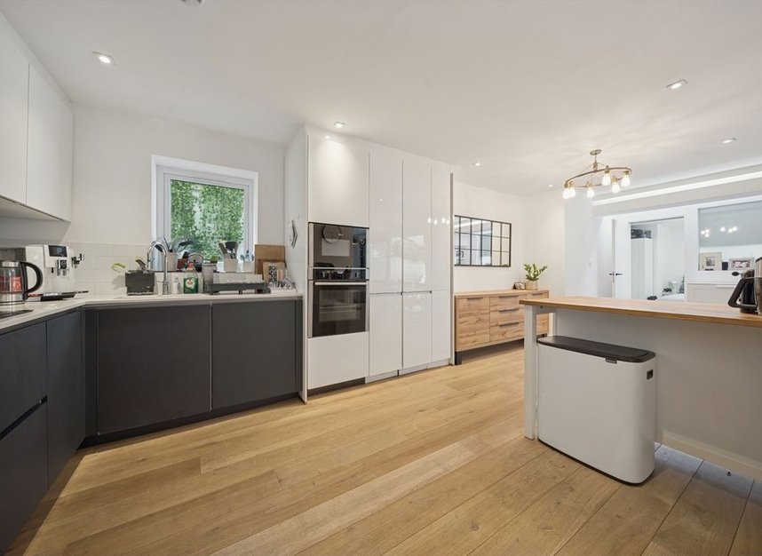 Properties to let in Finchley Road - NW11 7NP view5