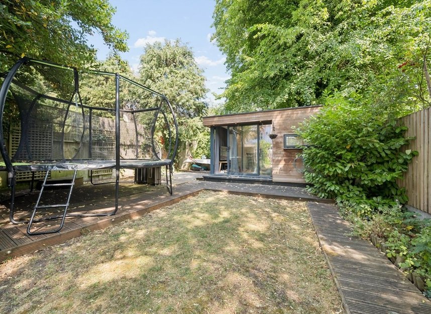 Properties to let in Finchley Road - NW11 7NP view4