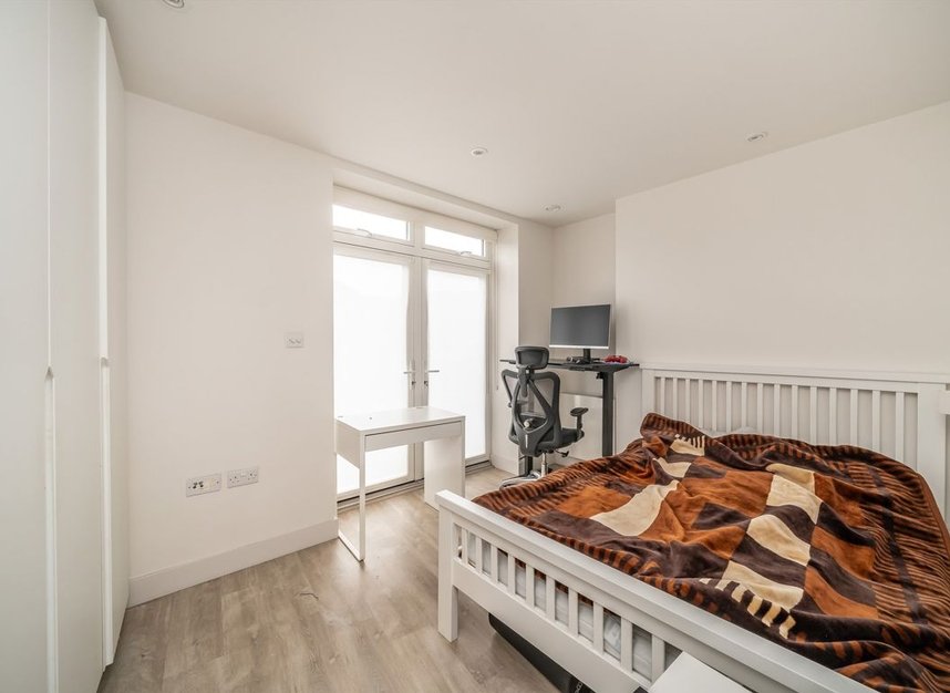 Properties to let in Finchley Road - NW11 7RR view5
