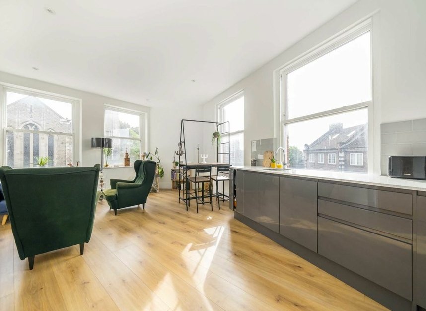 Properties to let in Finchley Road - NW3 6HS view2