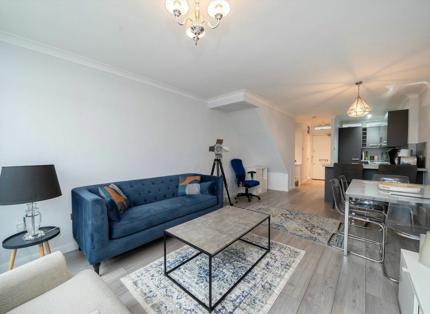 Properties to let in Finchley Road - NW3 6JG view2