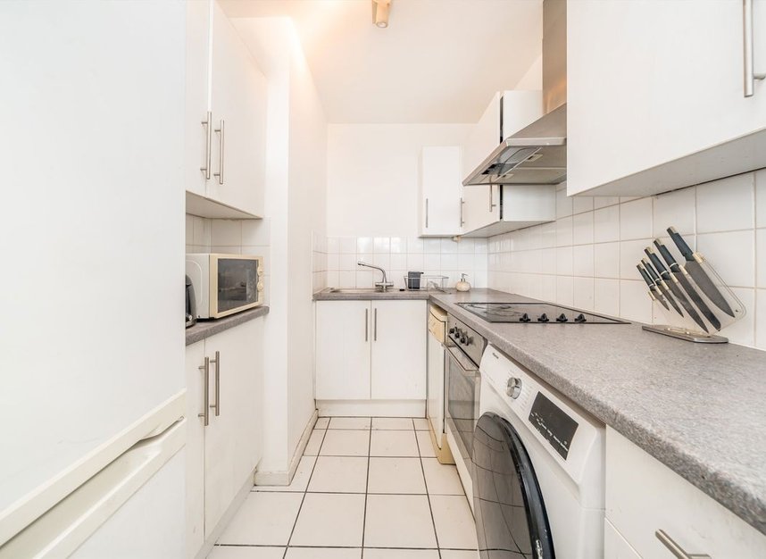 Properties to let in Finchley Road - NW3 6JG view3
