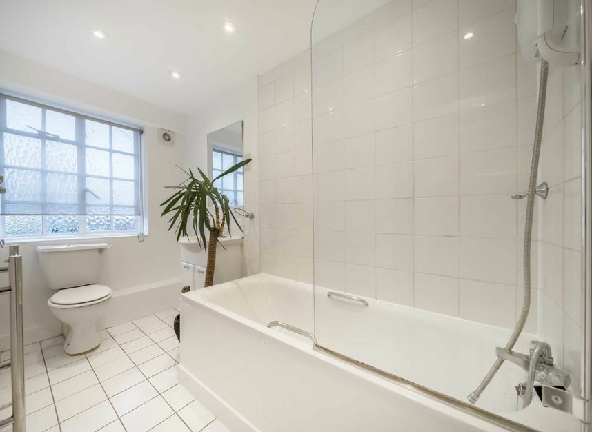 Properties let in Fortis Green - N10 3ES view5