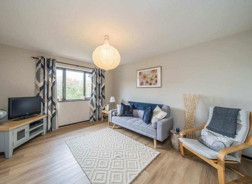 Properties let in Foxwood Close - TW13 7DN view2