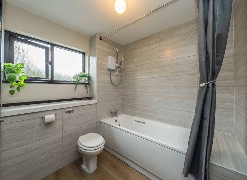 Properties let in Foxwood Close - TW13 7DN view5