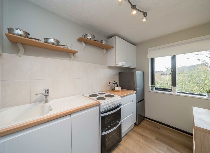Properties let in Foxwood Close - TW13 7DN view3