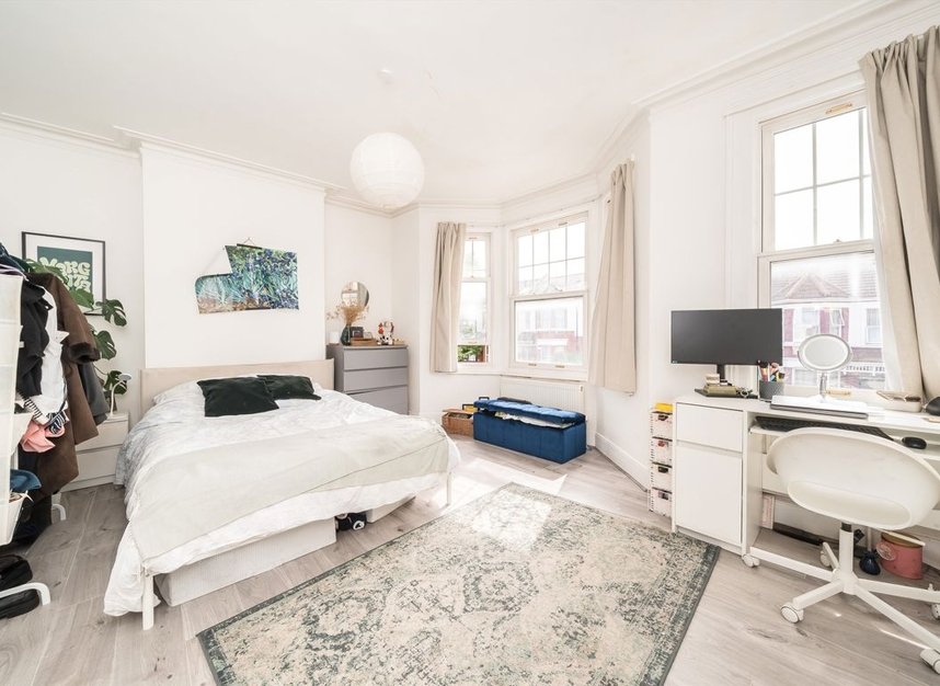 Properties to let in Franciscan Road - SW17 8HG view4