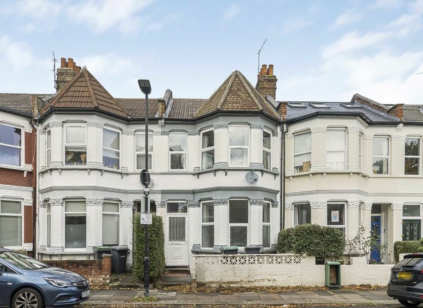 Properties let in Frobisher Road - N8 0QT view1