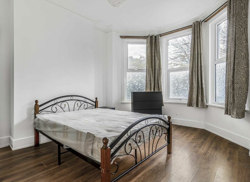 Properties let in Frobisher Road - N8 0QT view8