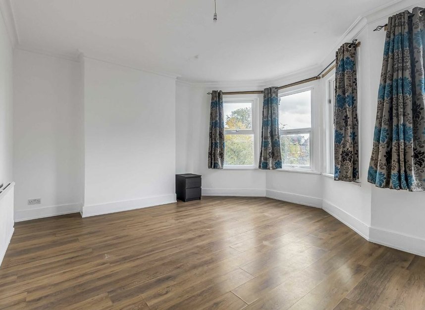Properties let in Frobisher Road - N8 0QT view2