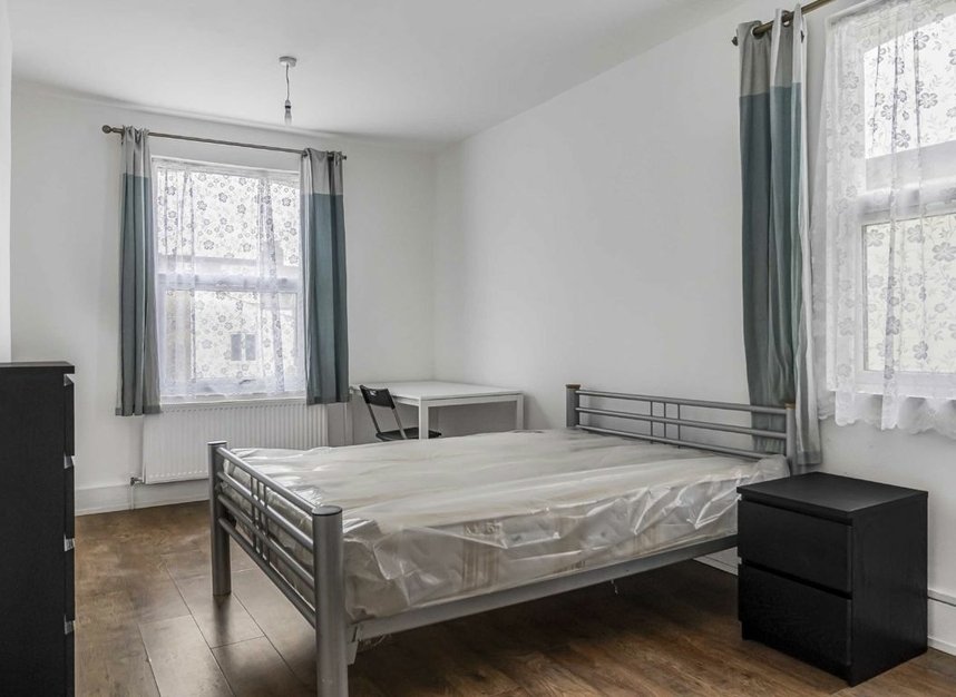 Properties let in Frobisher Road - N8 0QT view9