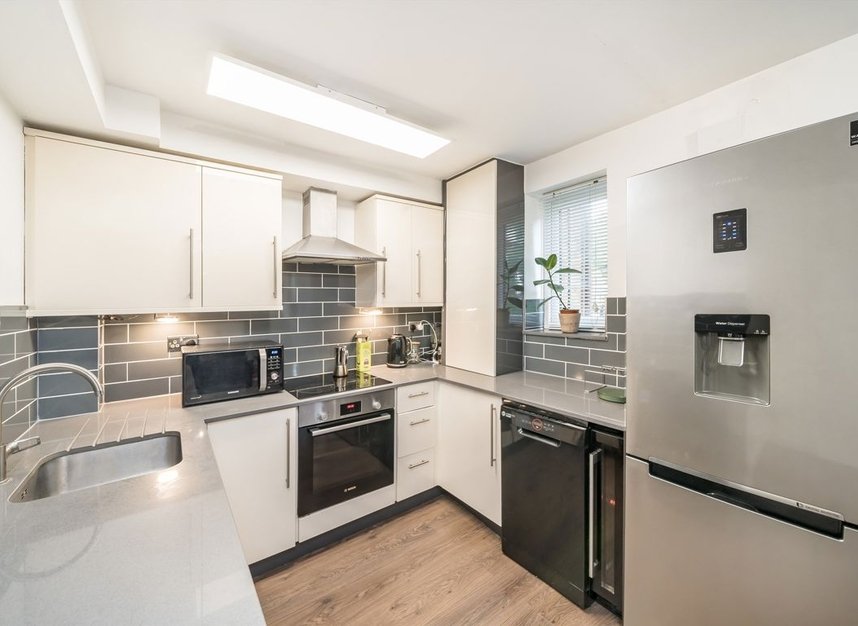 Properties to let in Frogmore - SW18 1HN view3