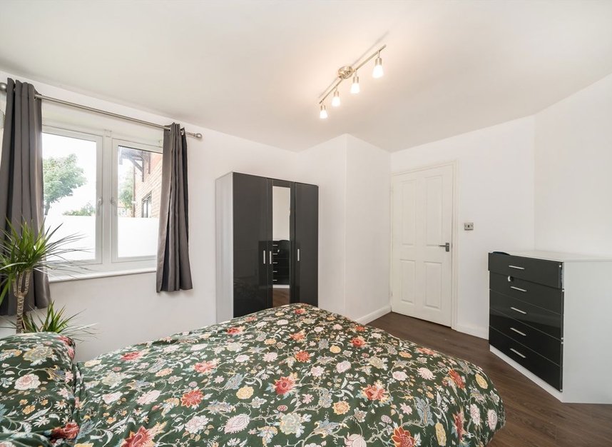 Properties to let in Frogmore - SW18 1HN view5