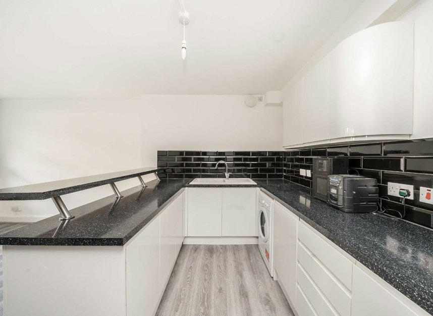 Properties let in Garnies Close - SE15 6PB view5